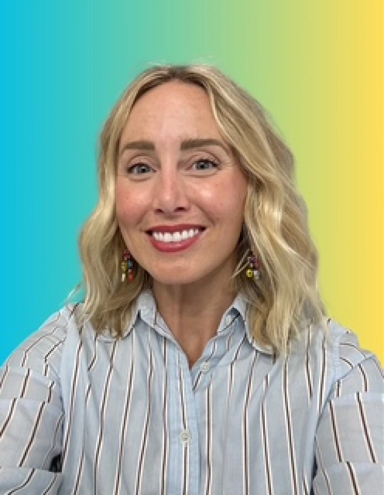 headshot with pastel background