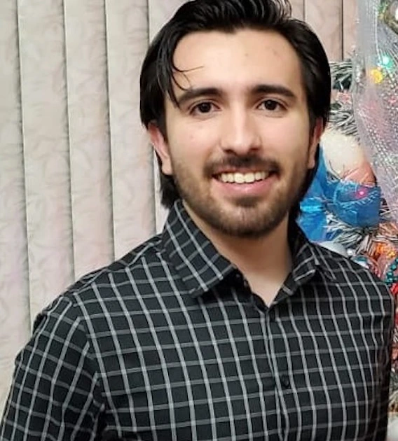 Alonso Granados headshot